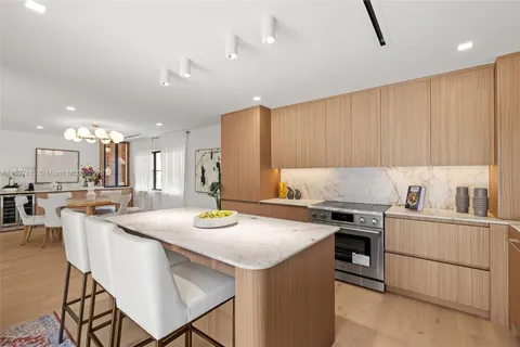 $2,320,000 | 8858 Garland Avenue, Surfside, FL 33154