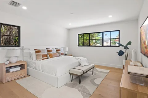 $2,320,000 | 8858 Garland Avenue, Surfside, FL 33154