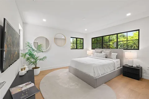 $2,320,000 | 8858 Garland Avenue, Surfside, FL 33154