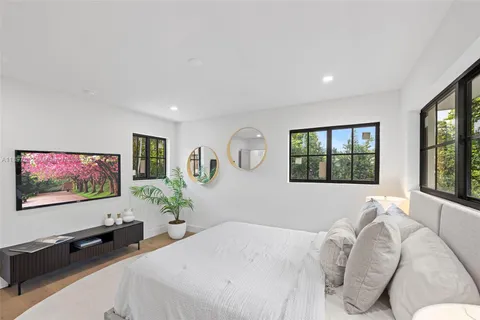 $2,320,000 | 8858 Garland Avenue, Surfside, FL 33154