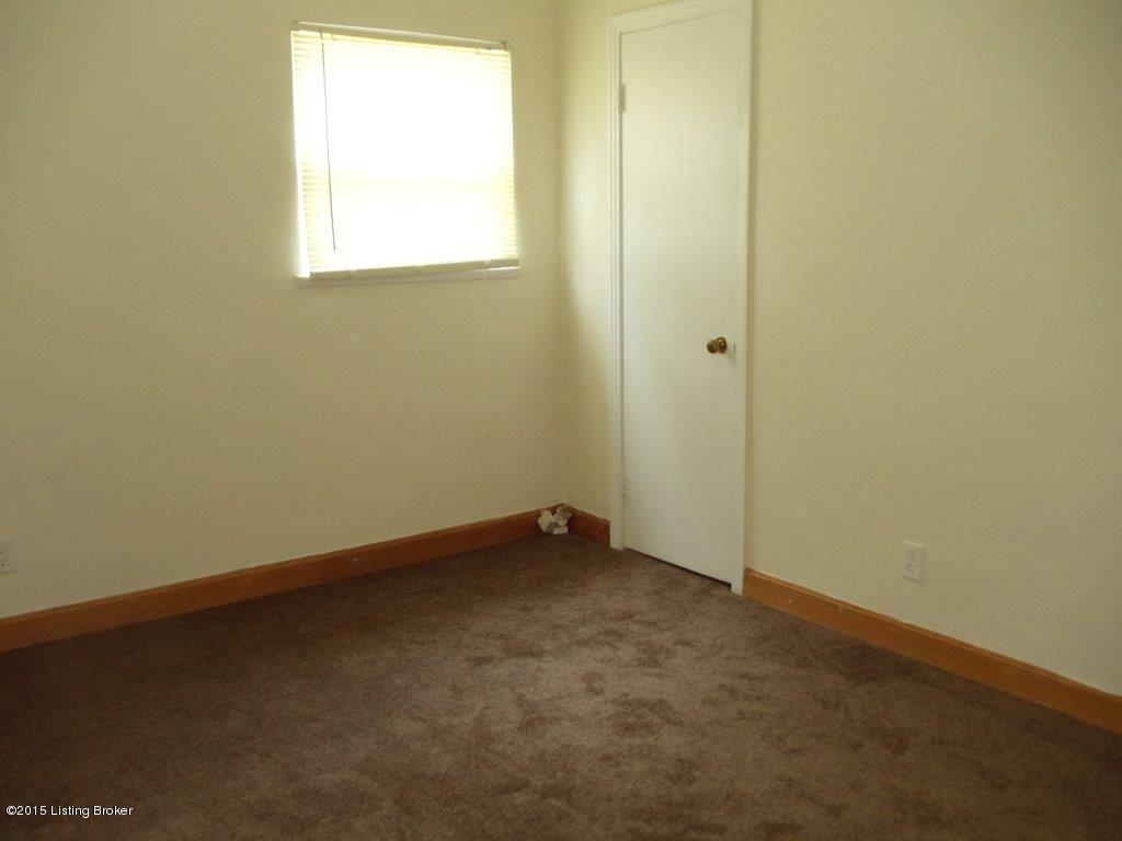4702 Palma Road Louisville, KY 40272 - Photo 12 of 16 DSC07411