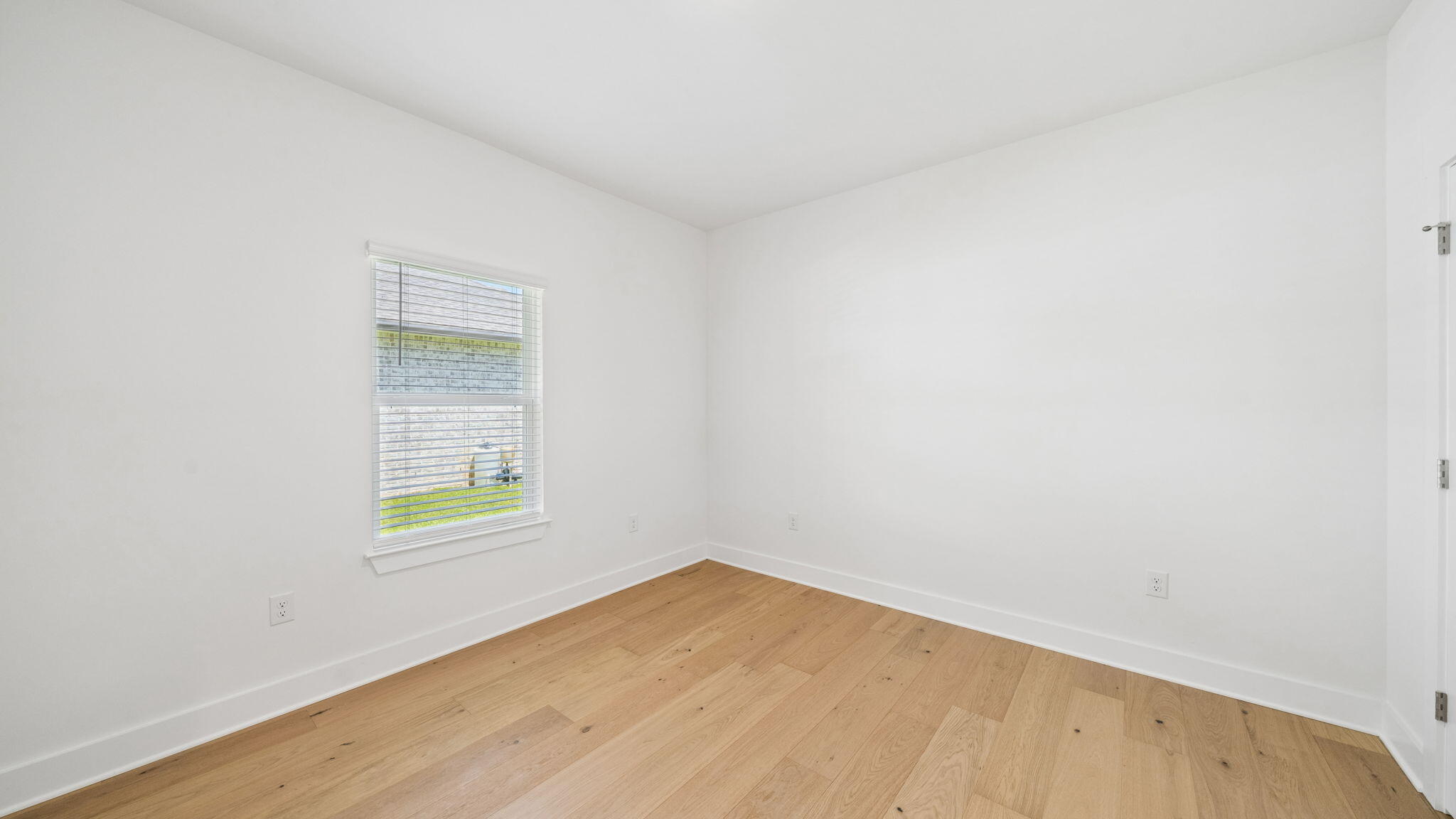 785 Old Ferry Road Santa Rosa Beach, FL 32459 - Photo 38 of 56 an empty room with a window
