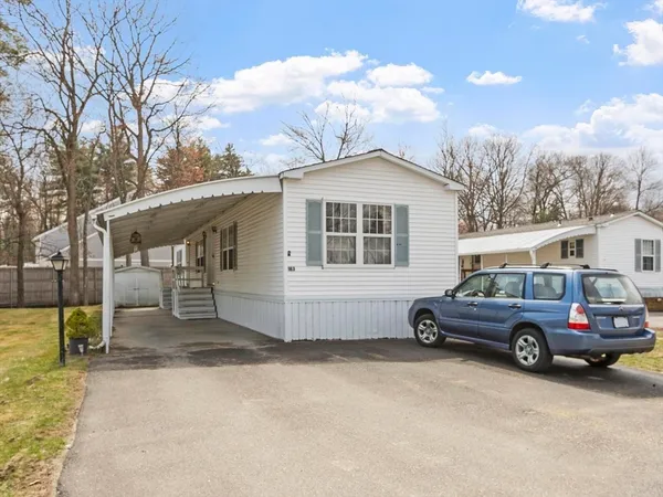 $189,900 | 556 Central Street, Unit 183, Leominster, MA 01453