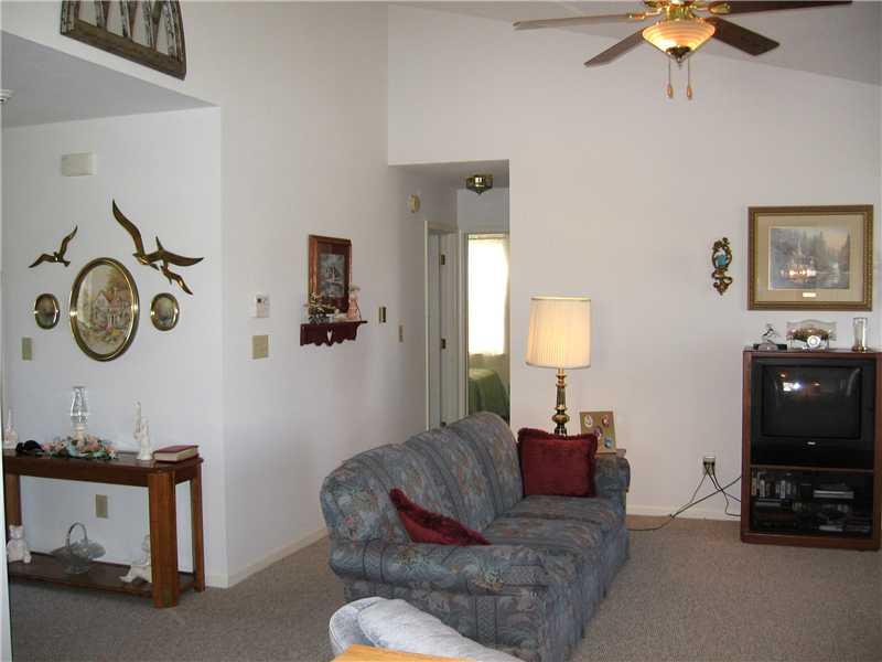 11802 Shannon Pointe Road Indianapolis, IN 46229 - Photo 4 of 14 Gallery Image 4
