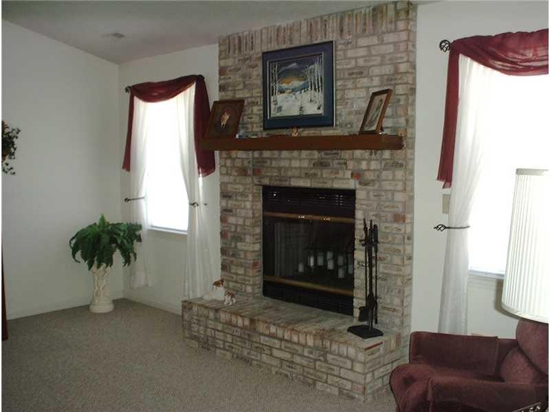 11802 Shannon Pointe Road Indianapolis, IN 46229 - Photo 9 of 14 Gallery Image 9