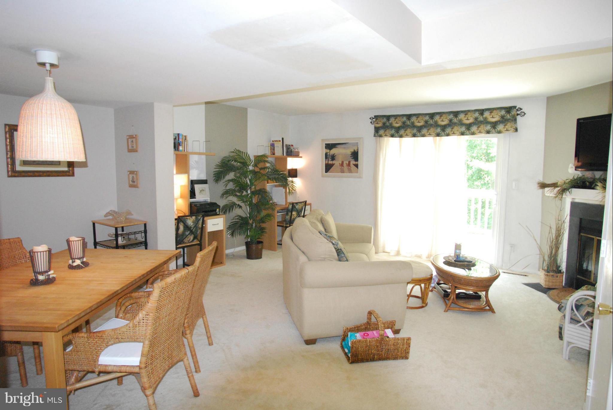 9265 Bellbeck Road Baltimore, MD 21234 - Photo 13 of 30 Living Room