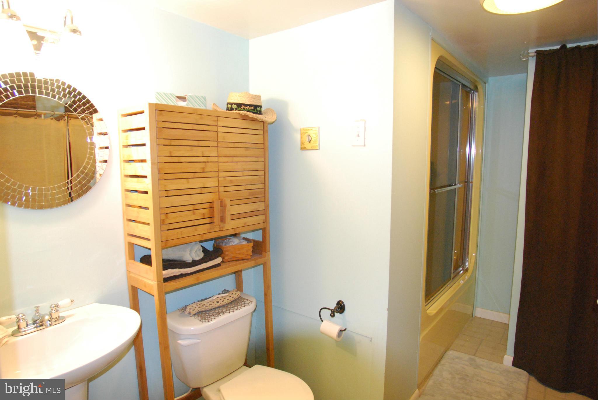 9265 Bellbeck Road Baltimore, MD 21234 - Photo 19 of 30 Bath