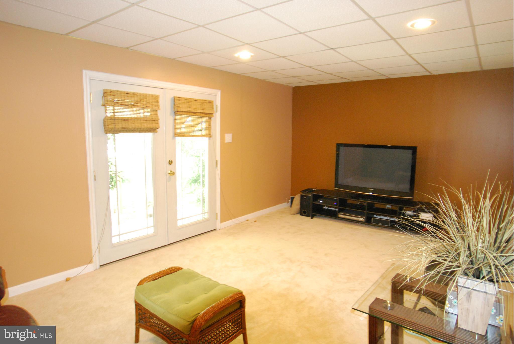 9265 Bellbeck Road Baltimore, MD 21234 - Photo 21 of 30 Lower Level Rec Room