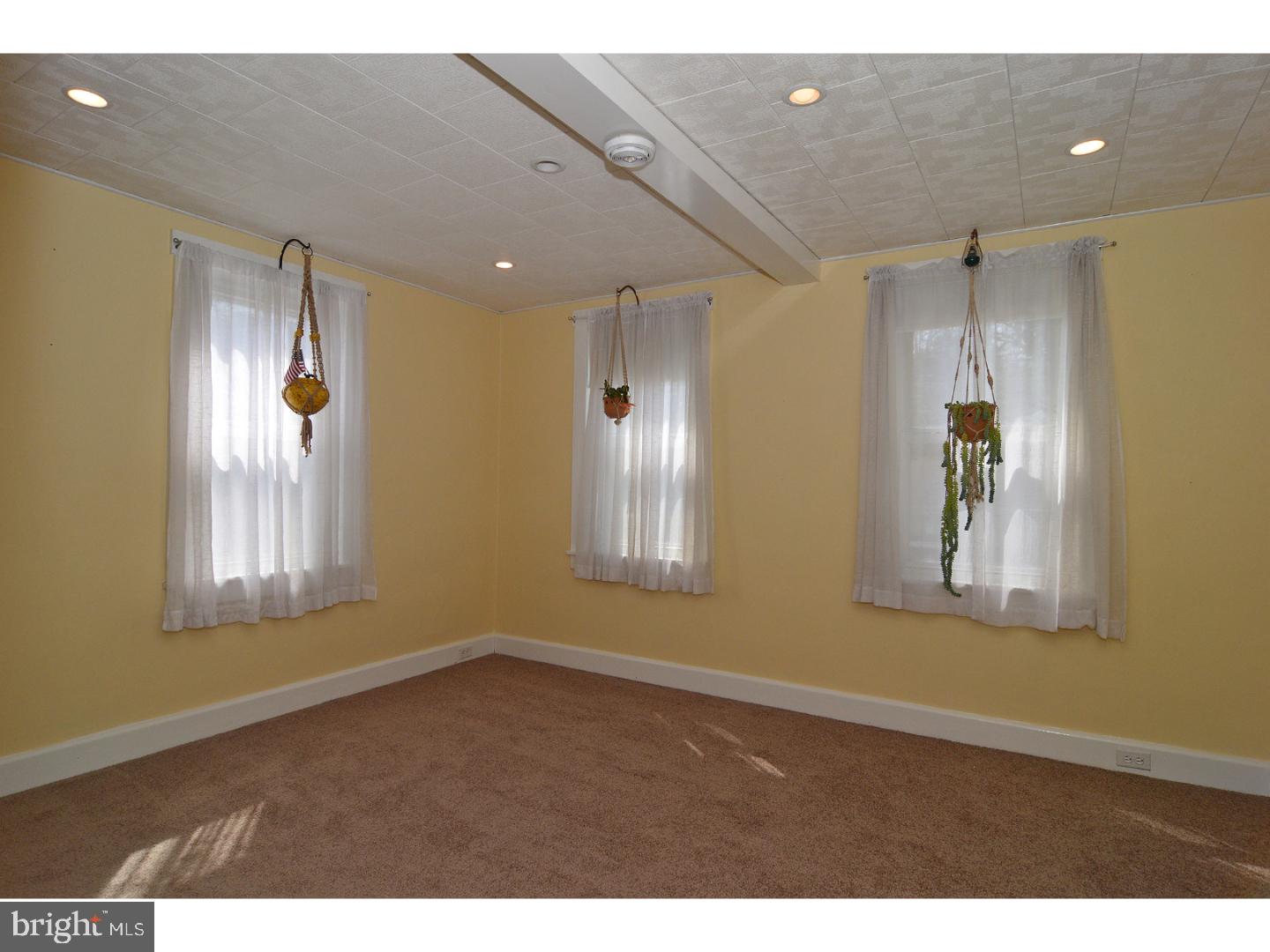 41 Reed Street Mohnton, PA 19540 - Photo 18 of 24 Living Room