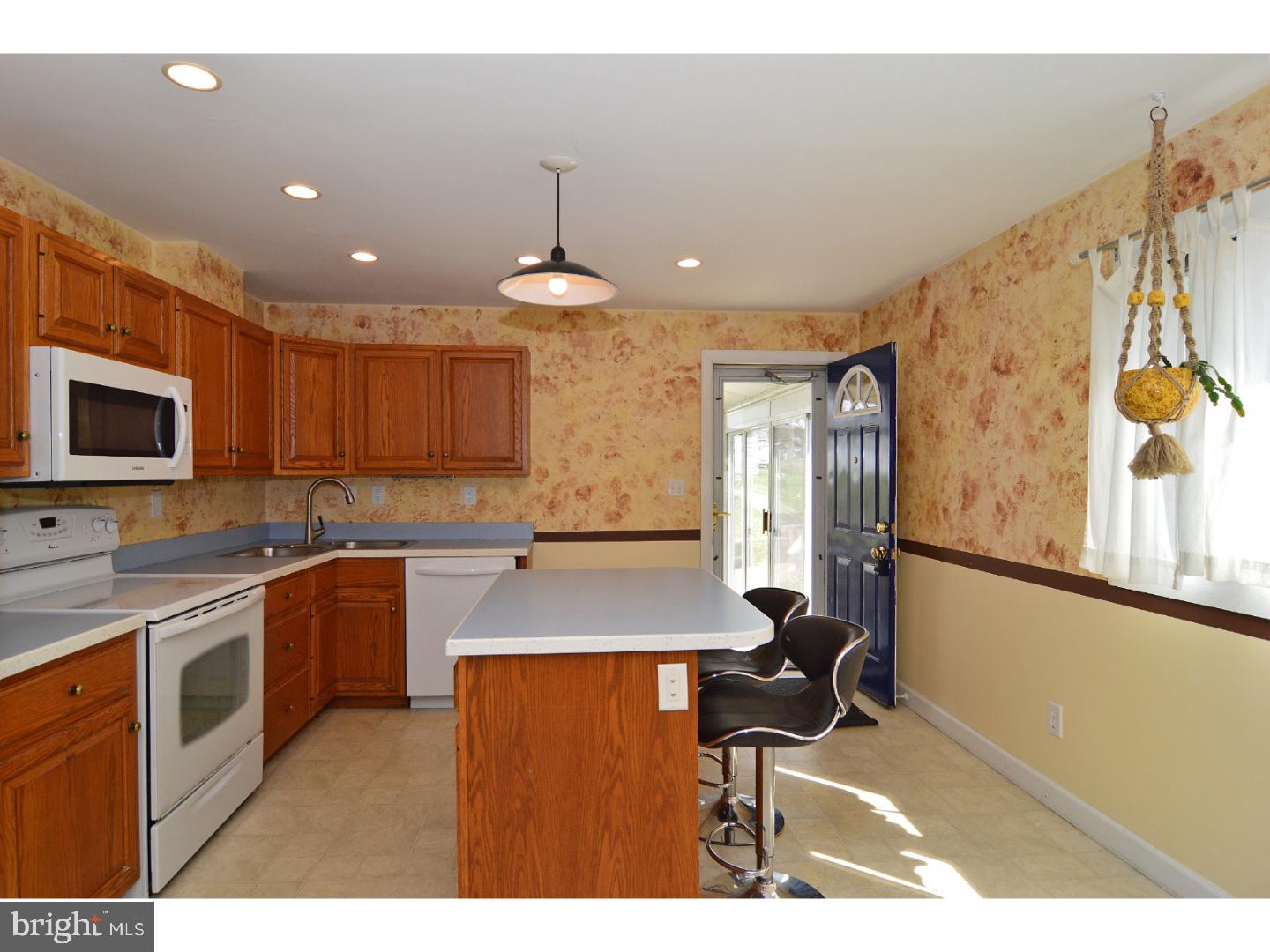 41 Reed Street Mohnton, PA 19540 - Photo 10 of 24 Kitchen