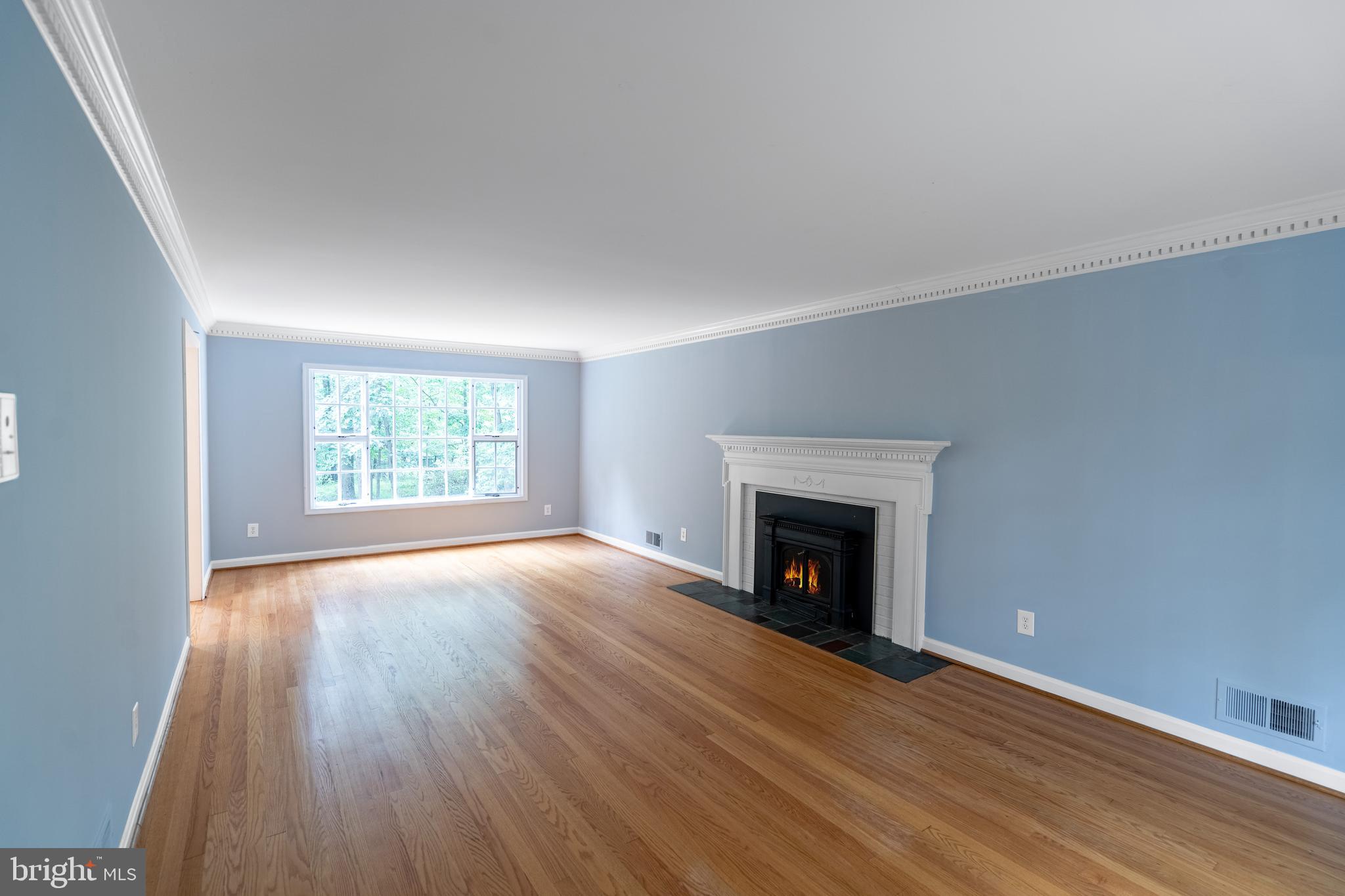 1148 Bellview Road McLean, VA 22102 - Photo 5 of 32 Formal Living Room