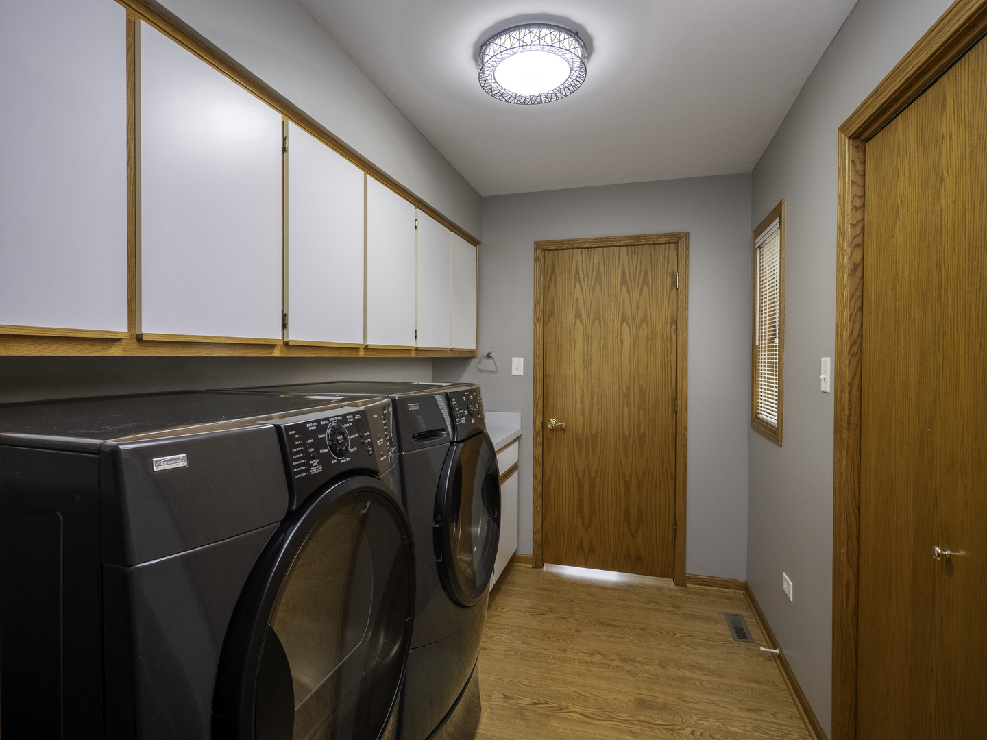 13310 Derby Road Lemont, IL 60439 - Photo 19 of 48 a utility room with dryer and washer
