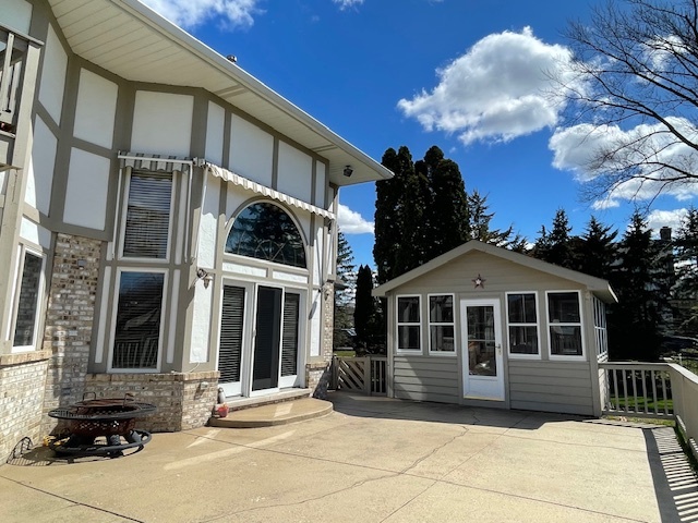 13310 Derby Road Lemont, IL 60439 - Photo 43 of 48 a front view of a house with a garden