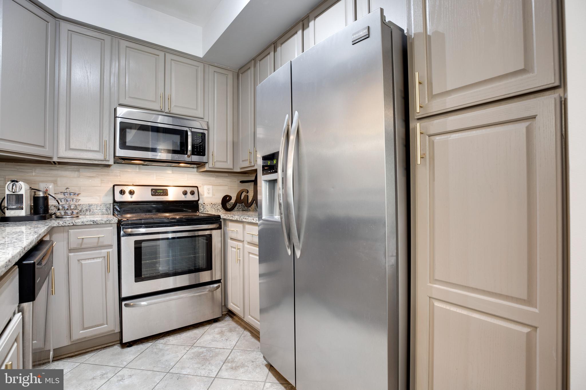 11318 Sundial Court, Unit 813 Reston, VA 20194 - Photo 13 of 26 Stainless steel applicances