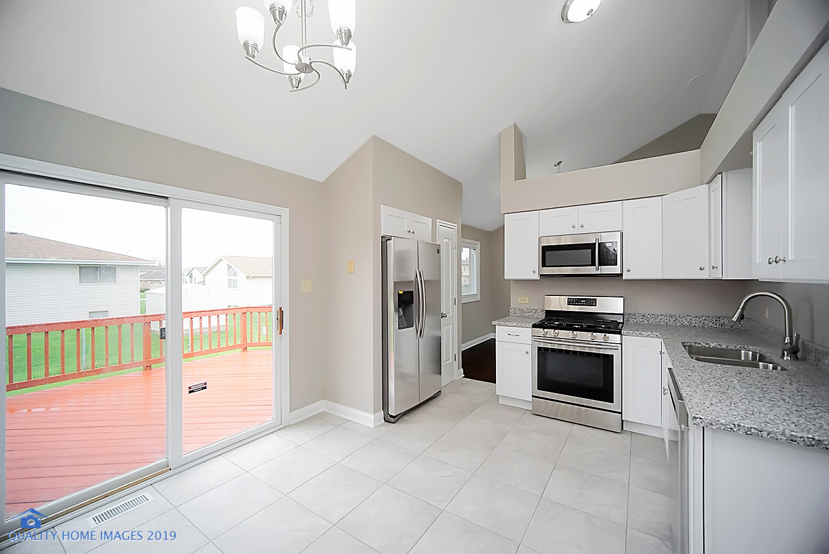 426 Wheatfield Road Matteson, IL 60443 - Photo 3 of 20