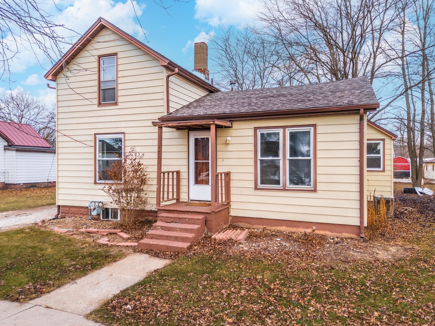 121 East James Street Forrest, IL 61741 - Photo 2 of 39