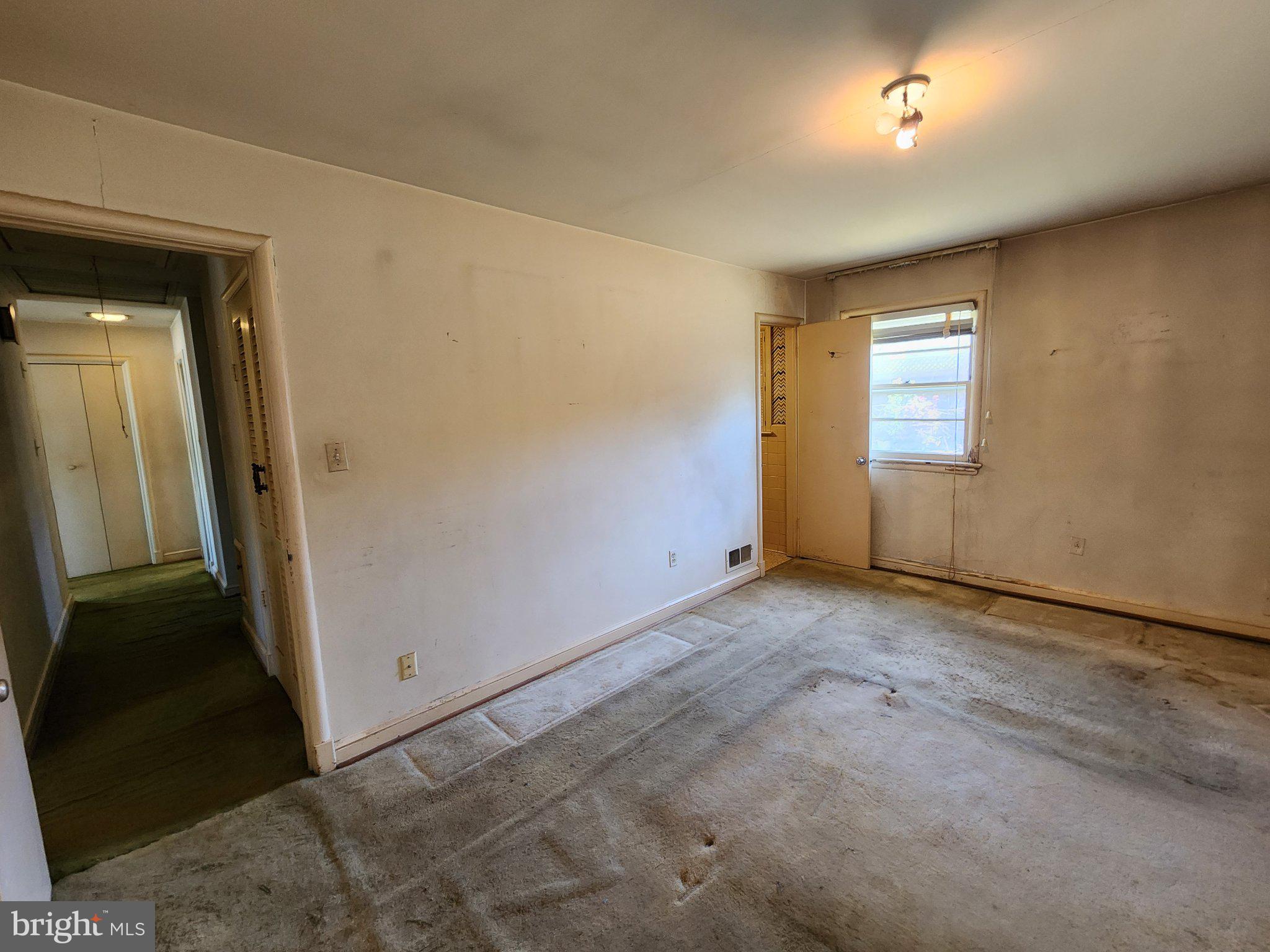 9709 Admiralty Drive Silver Spring, MD 20910 - Photo 14 of 39 Spacious room ready for transformation.