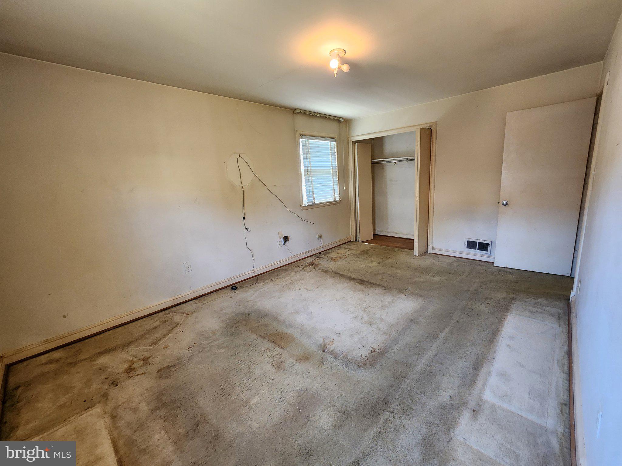 9709 Admiralty Drive Silver Spring, MD 20910 - Photo 15 of 39 Spacious room ready for transformation.