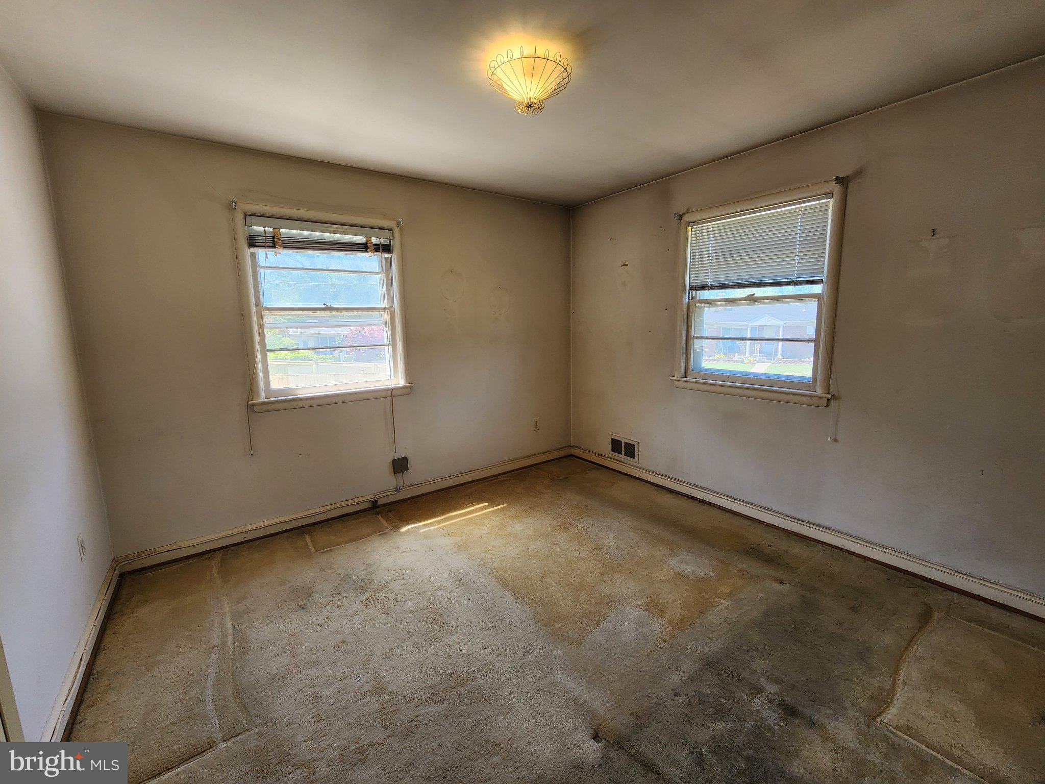9709 Admiralty Drive Silver Spring, MD 20910 - Photo 18 of 39 Bright, airy room with potential.