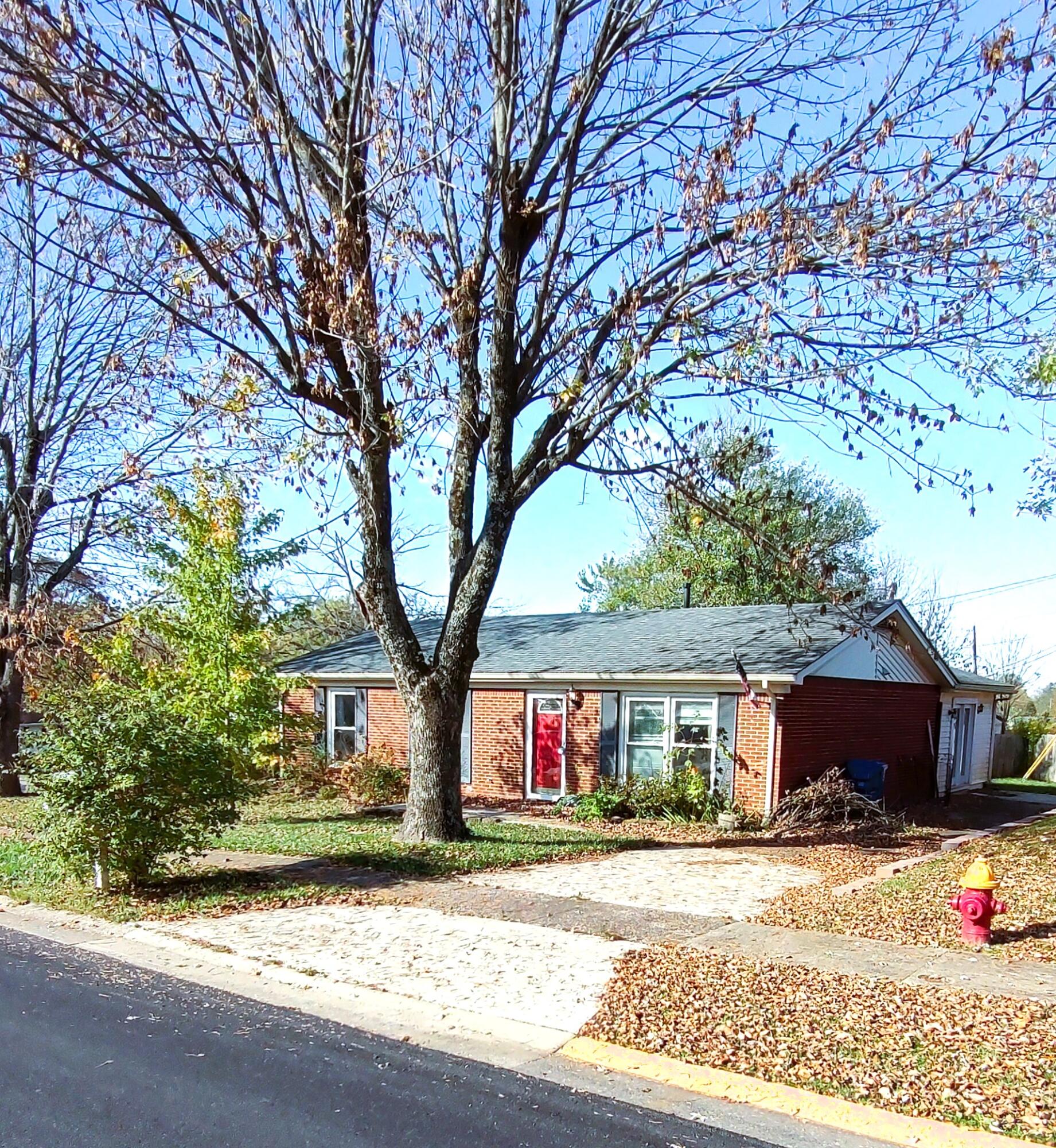 216 Holiday Road Winchester, KY 40391 - Photo 1 of 14 01