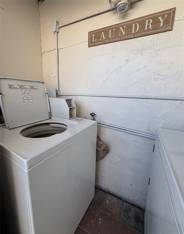 330 Arthur Street, Unit 115 Hollywood, FL 33019 - Photo 11 of 17 a utility room with dryer and washer