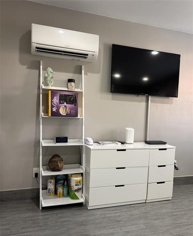 330 Arthur Street, Unit 115 Hollywood, FL 33019 - Photo 8 of 17