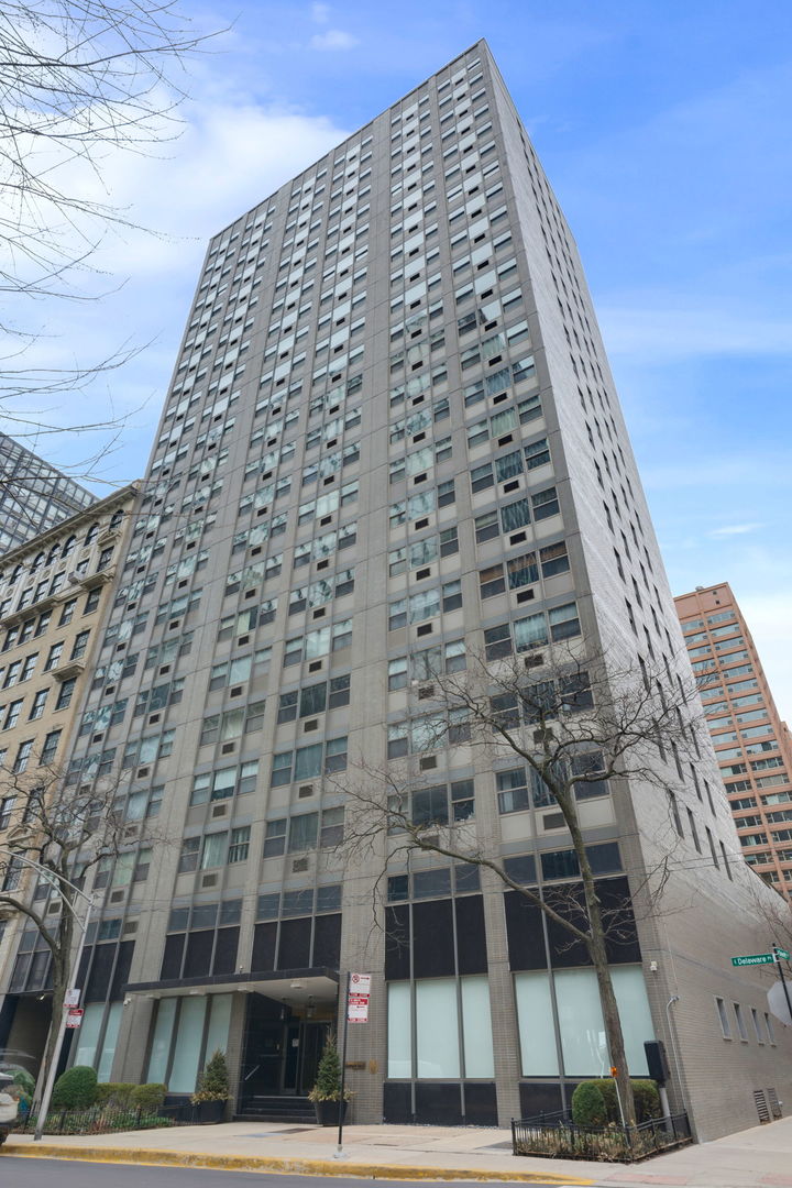 253 East Delaware Place, Unit 22B Chicago, IL 60611 - Photo 13 of 14