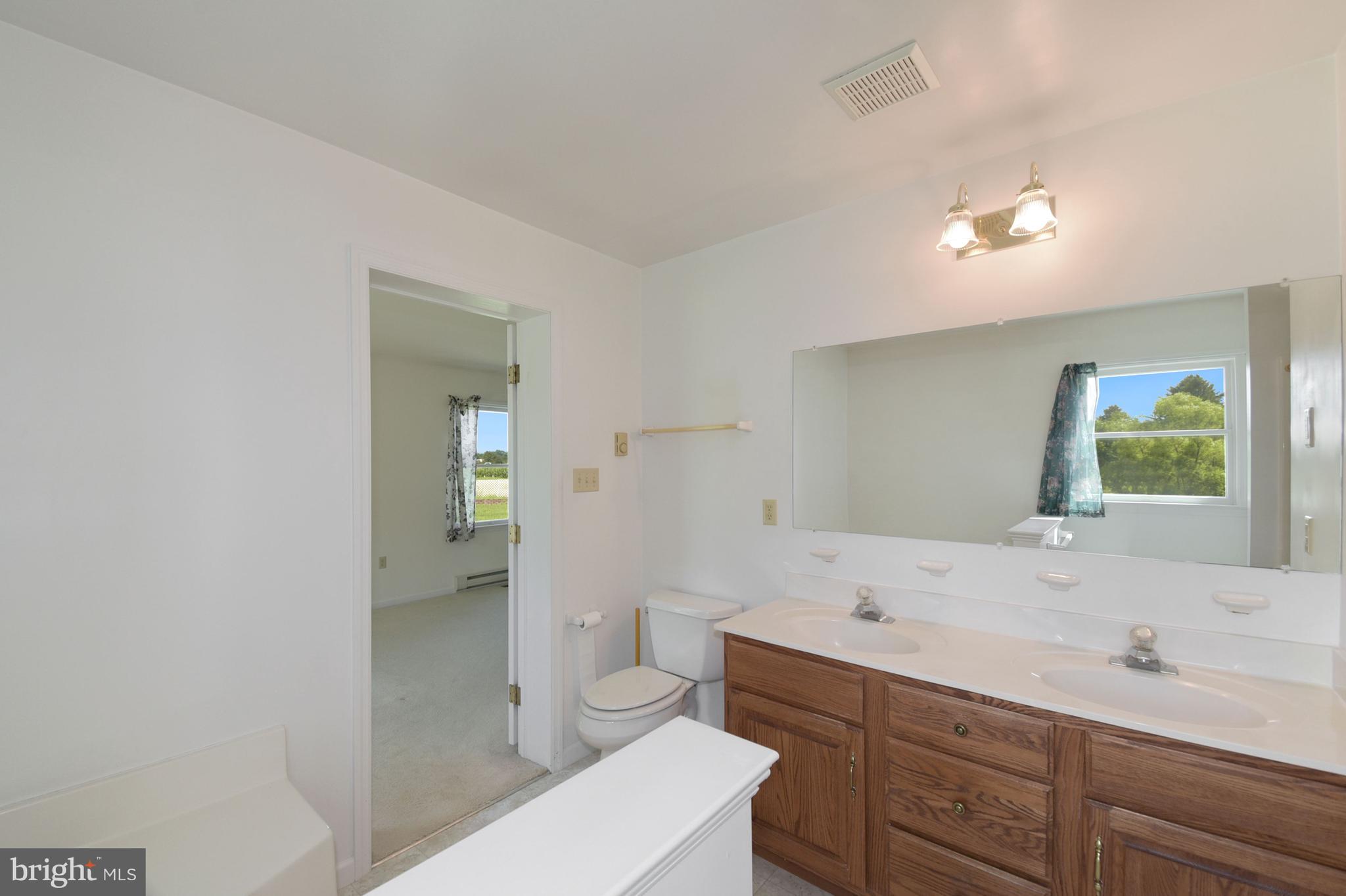 16920 Bullfrog Road Taneytown, MD 21787 - Photo 26 of 37 Full Bath