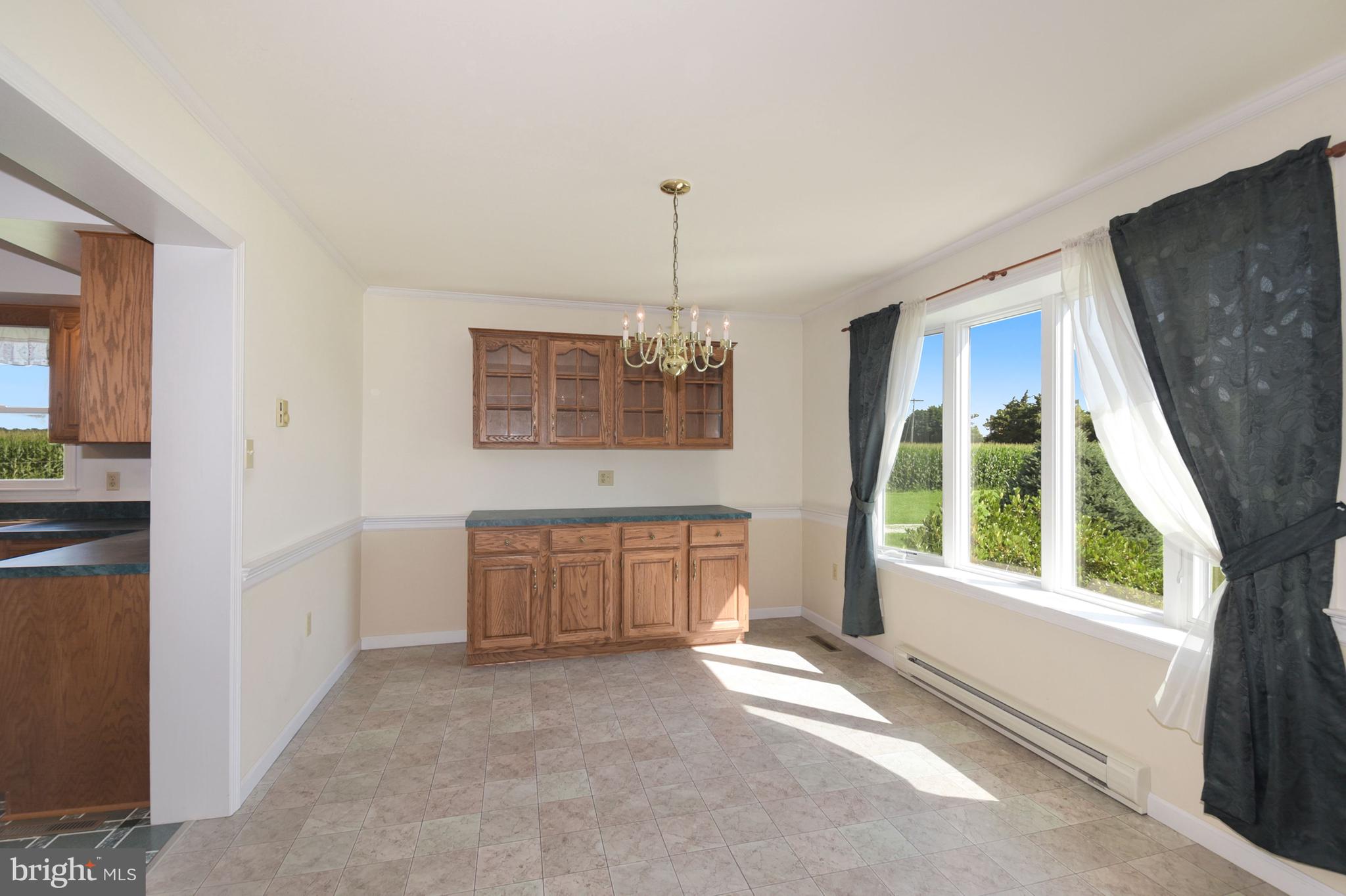 16920 Bullfrog Road Taneytown, MD 21787 - Photo 5 of 37 Dining Room