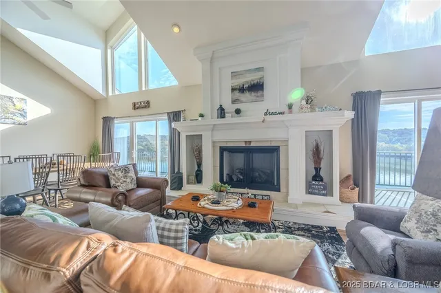 $718,000 | 426 Cedar Heights Drive, Unit 4A & 4B, Camdenton, MO 65020