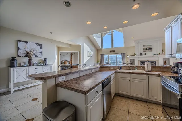 $718,000 | 426 Cedar Heights Drive, Unit 4A & 4B, Camdenton, MO 65020