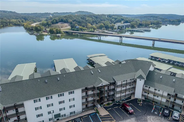 $718,000 | 426 Cedar Heights Drive, Unit 4A & 4B, Camdenton, MO 65020