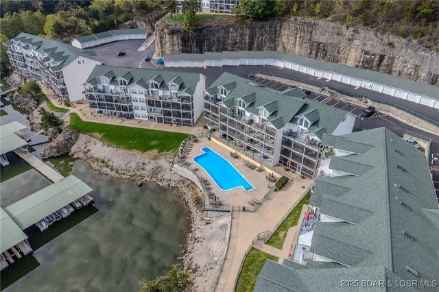 $718,000 | 426 Cedar Heights Drive, Unit 4A & 4B, Camdenton, MO 65020