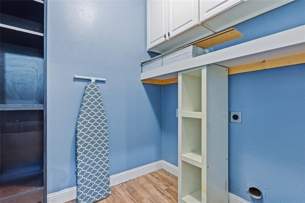 5914 Ambassador Lane Rowlett, TX 75089 - Photo 19 of 40 a bathroom with a sink and a shower