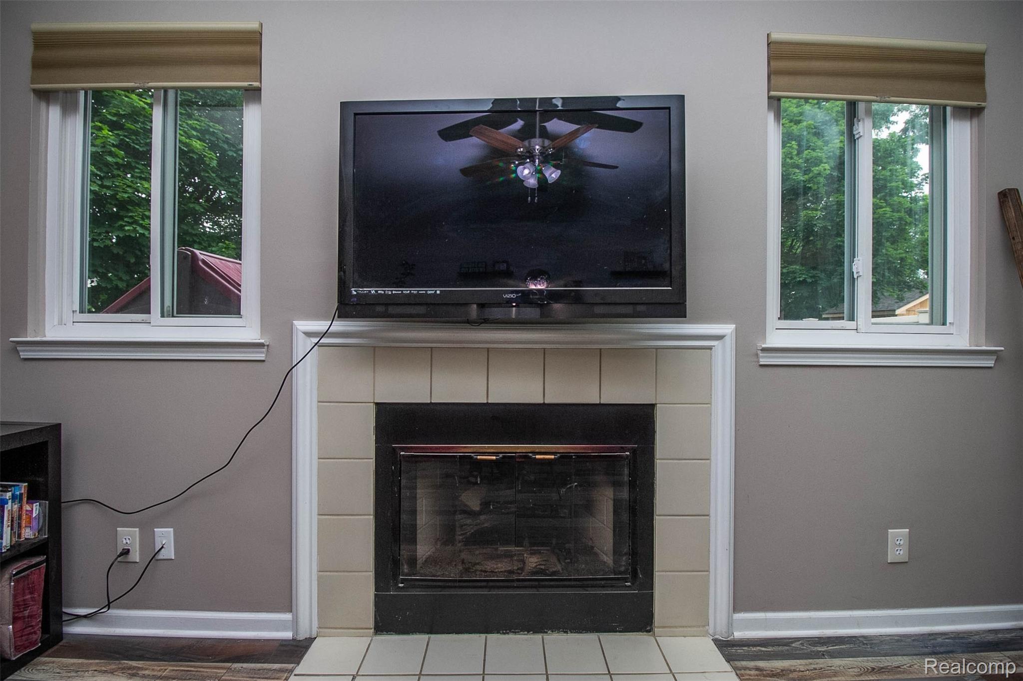 44569 Ridgefield Road Canton, MI 48188 - Photo 18 of 38 18.jpg