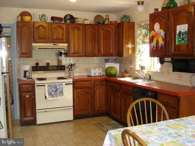1035 Elbow Road Lititz, PA 17543 - Photo 3 of 5