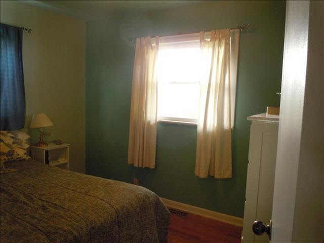 14525 Lincoln Road Monroe, MI 48161 - Photo 8 of 10 2nd Bedroom