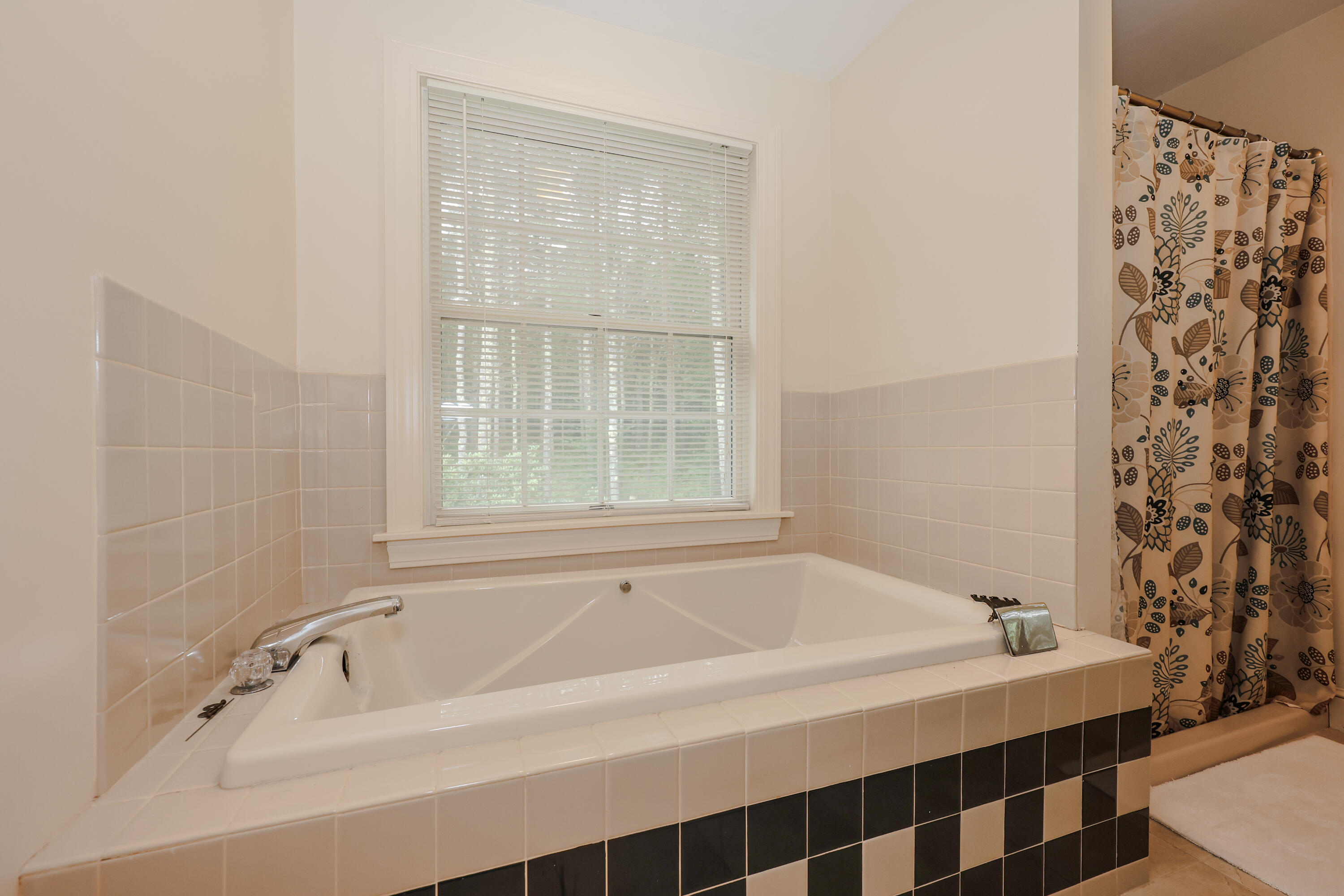 1 Benaiah Littlefield Road Kennebunk, ME 04043 - Photo 49 of 68 Primary BR Bath