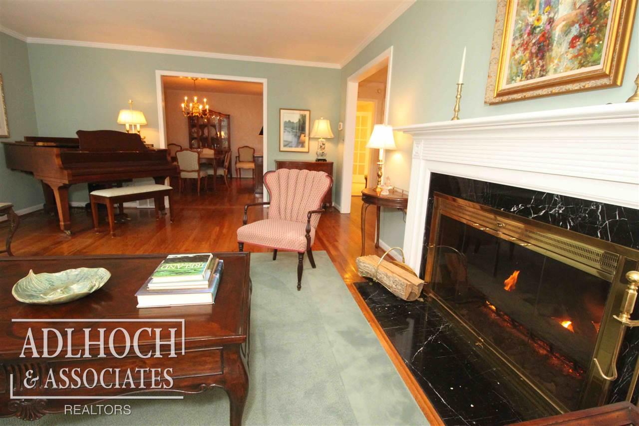 70 Merriweather Road Grosse Pointe, MI 48236 - Photo 22 of 34 31365128-21.JPG
