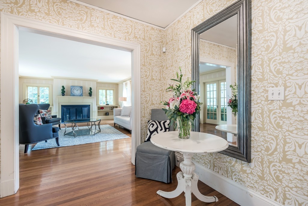 12 Hidden Road Andover, MA 01810 - Photo 8 of 30 Gallery Image 8
