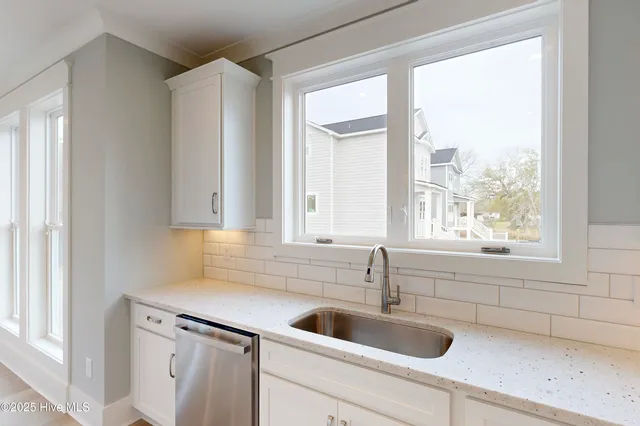 $799,000 | 64 Pier Vw Court, Hampstead, NC 28443