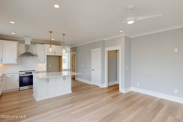 $799,000 | 64 Pier Vw Court, Hampstead, NC 28443