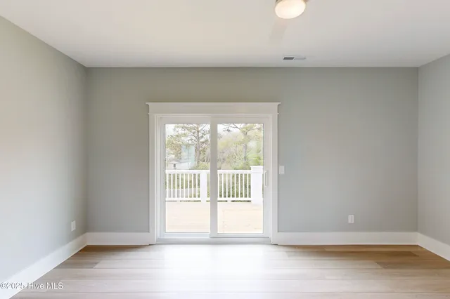 $799,000 | 64 Pier Vw Court, Hampstead, NC 28443