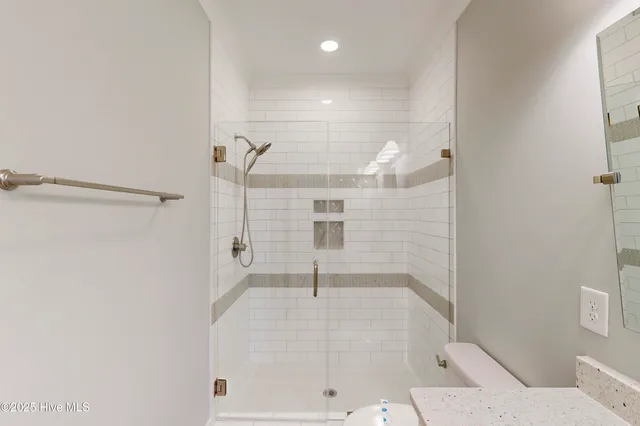 $799,000 | 64 Pier Vw Court, Hampstead, NC 28443