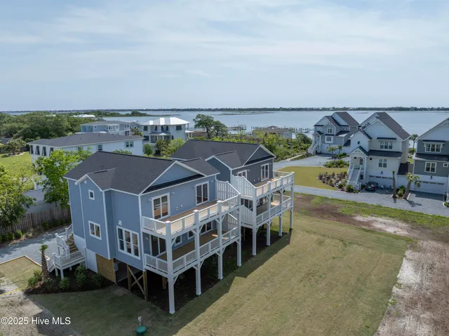 $799,000 | 64 Pier Vw Court, Hampstead, NC 28443