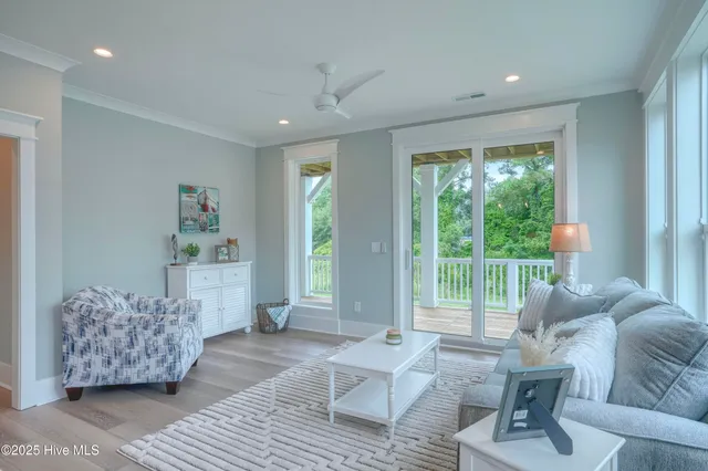 $799,000 | 64 Pier Vw Court, Hampstead, NC 28443