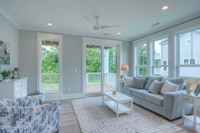 $799,000 | 64 Pier Vw Court, Hampstead, NC 28443