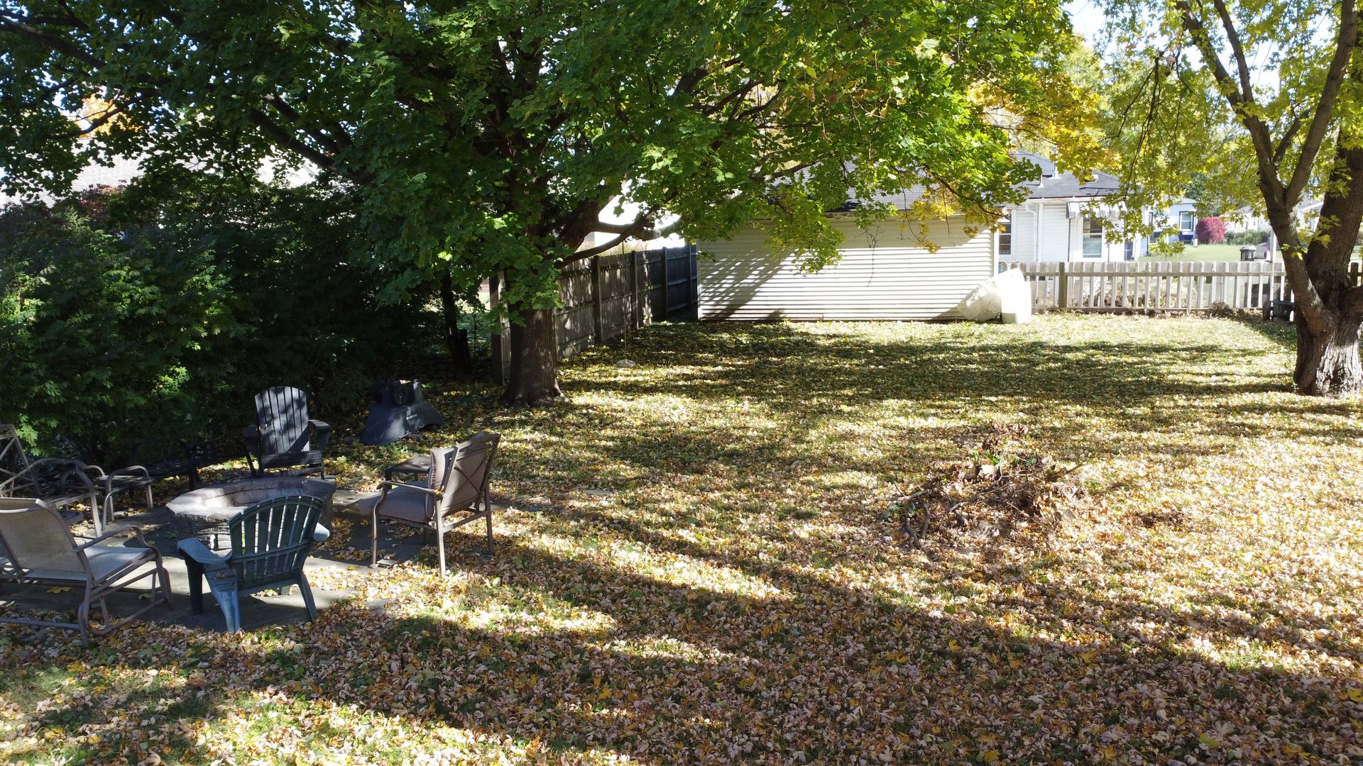 615 South 5th Street Watseka, IL 60970 - Photo 9 of 26 a view of a house with backyard and sitting area