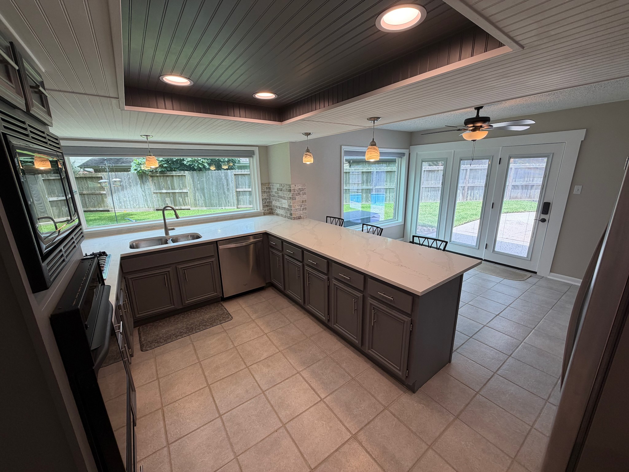 2326 Streamcrest Lane Sugar Land, TX 77479 - Photo 12 of 42 Stainless steel dishwasher.