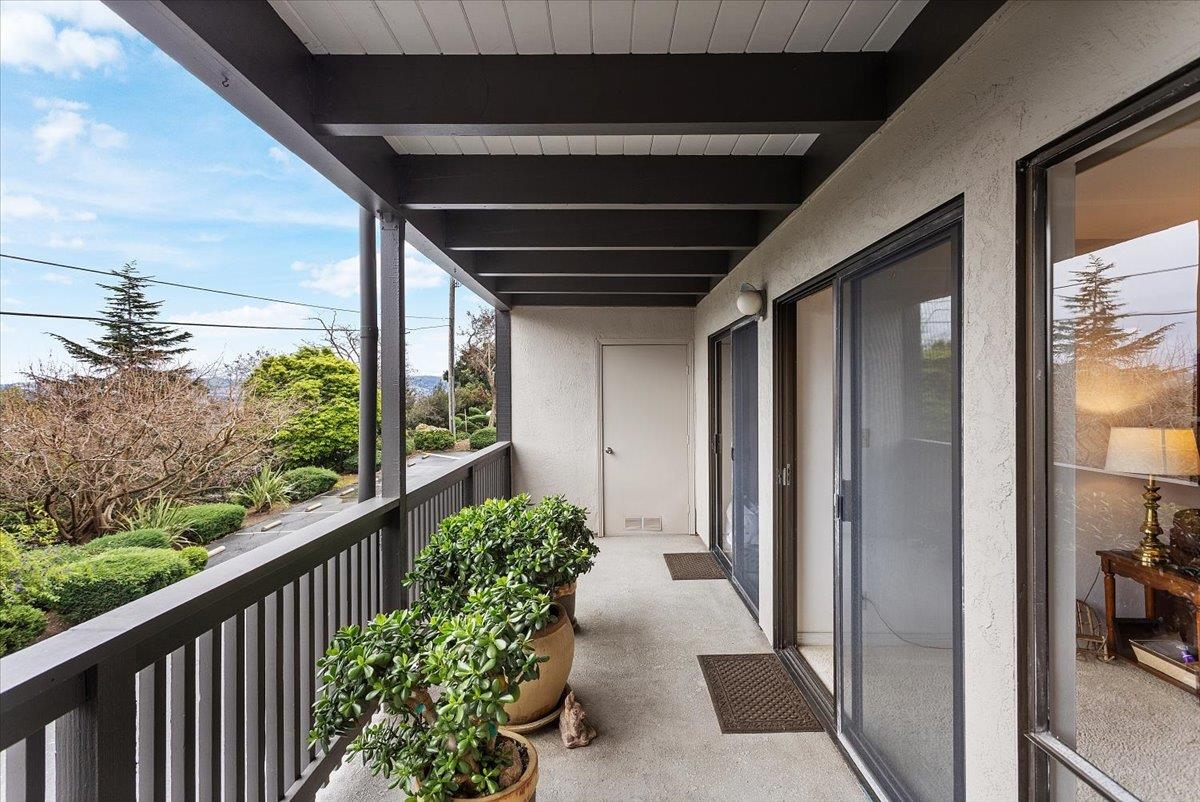 19100 Crest Avenue, Unit 15 Castro Valley, CA 94546 - Photo 21 of 33